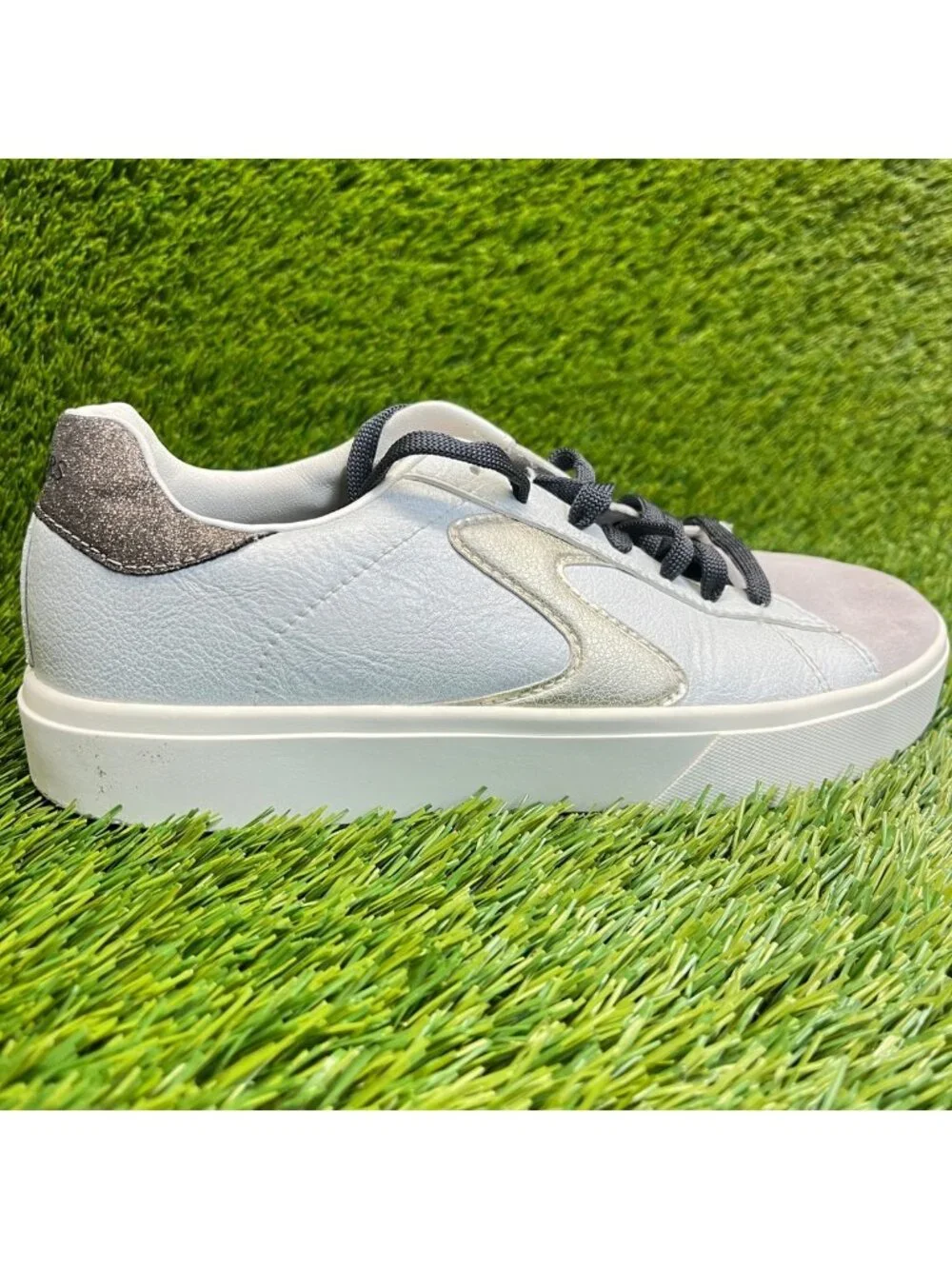 Skechers Eden LX Glimpse of Glitter Womens Size 7 Gray Athletic Shoes Sneakers